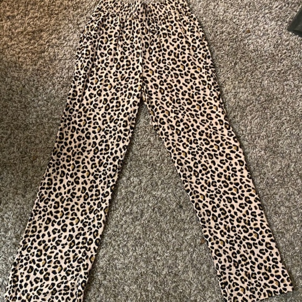 H&M Divided Leopard Print Pants, Size 4